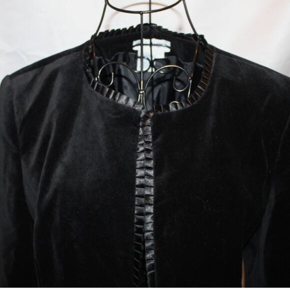 JG Hook Black Velvet Blazer Vintage Jacket with Satin Trim Sz 10 Long Sleeve - Picture 4 of 8